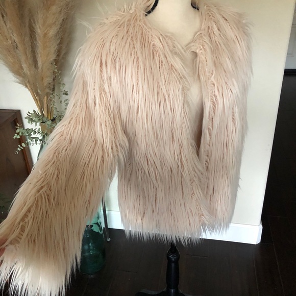 FUR! Blush Pink Faux Fur Jacket - Size Medium - Picture 4 of 11